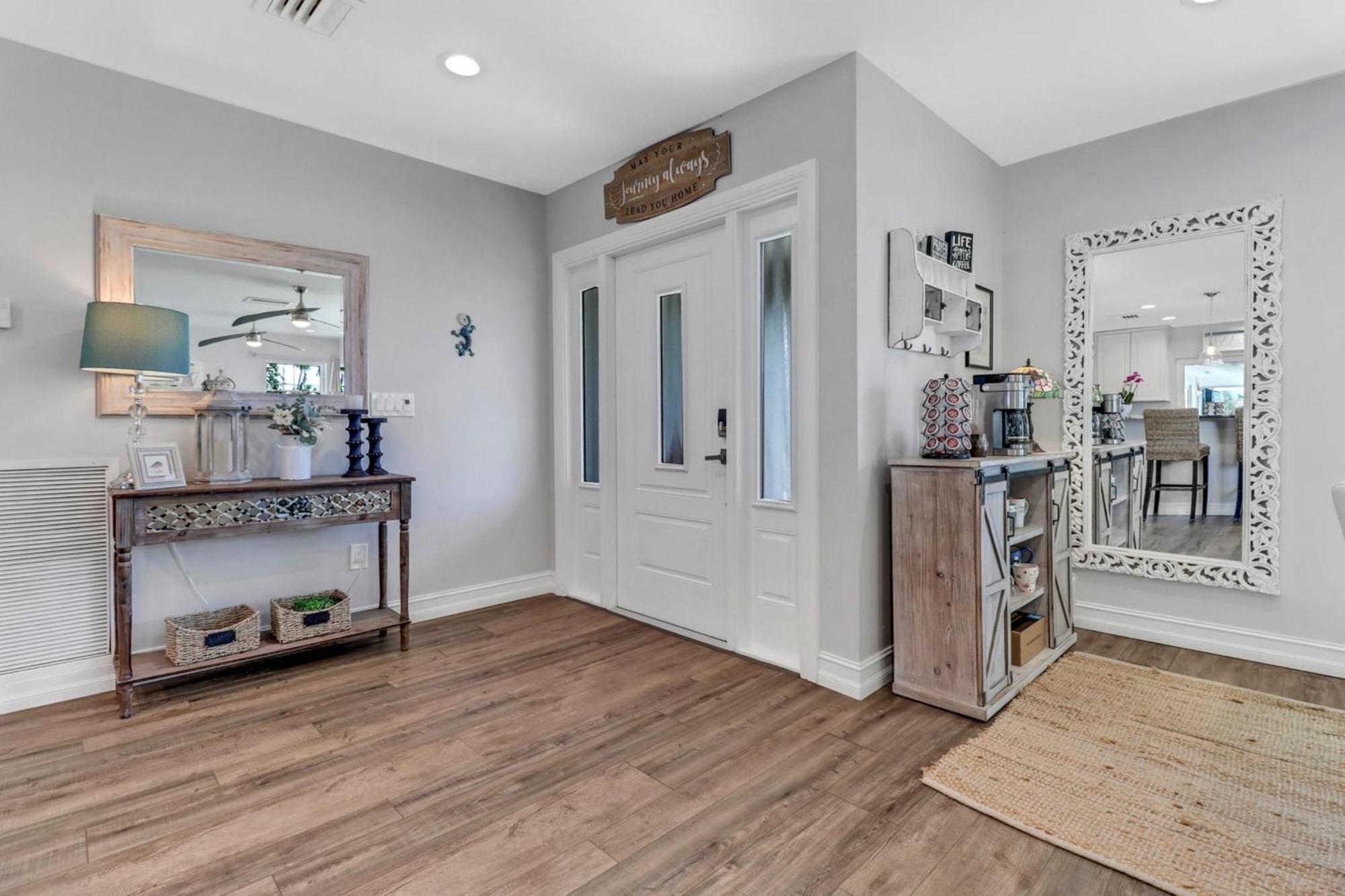 Inviting Lakeview Home L Pool L Close To Beaches Marco Island Bagian luar foto